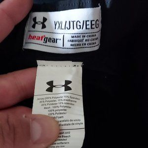 Under Armour Girdle-Black Youth X-Large